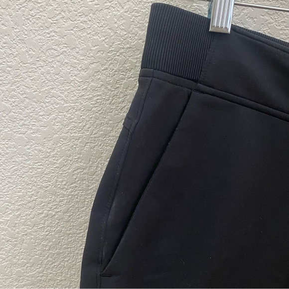 ATHLETA Black Midtown Cuffed Athletic Shorts Size 10 - Picture 4 of 13